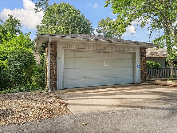 4th image of 6 Barbara Ln