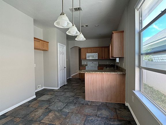 5th image of 9907 Birch Dr