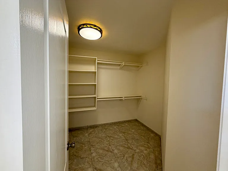 1561 Rebecca Ln — Photo 34