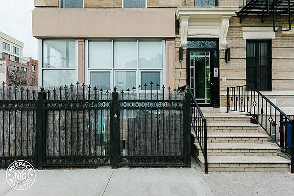 Rented by MySpaceNYC | media 23