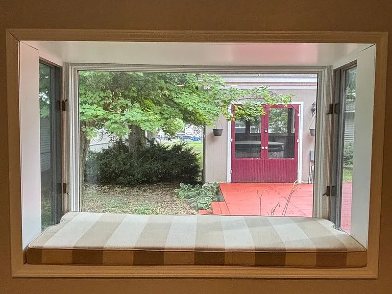 414 E Main St — Photo 16