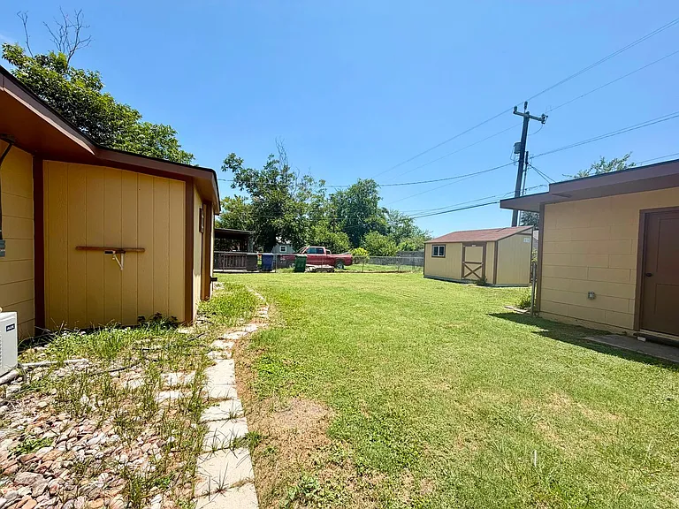302 Ryan Dr — Photo 22