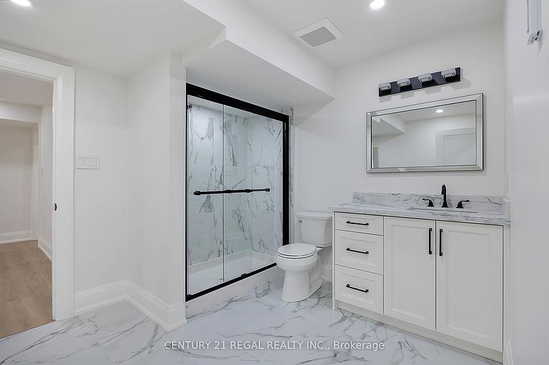 Burlington House for rent - 4 Bedrooms — photo 35