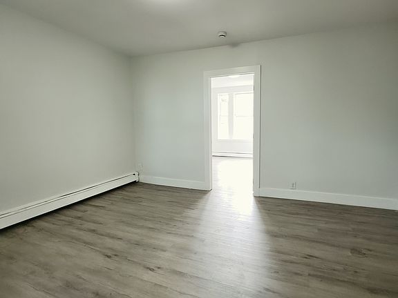 2nd image of 20 Seidler St APT 9