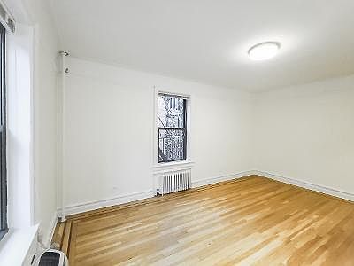 2nd image of 214 E 51st St #5A1