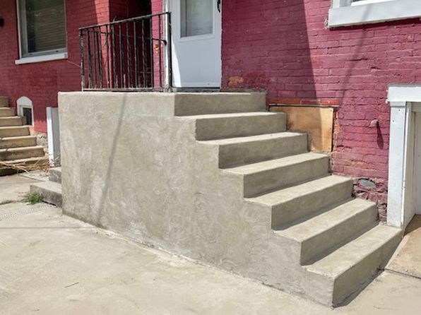 203 W Walnut St