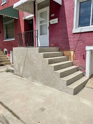 203 W Walnut St Photo 1