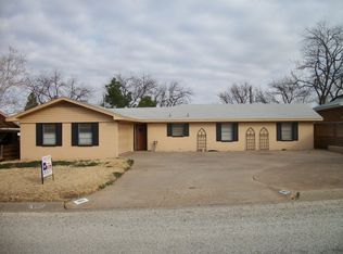 1607 Bristol Dr, Sweetwater, TX 79556