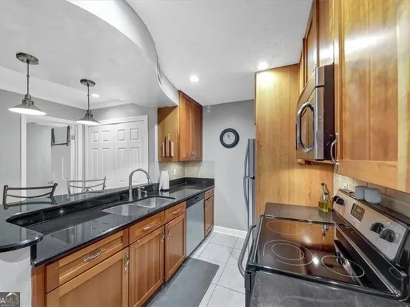 6 Arpege Way NW, Atlanta, GA 30327