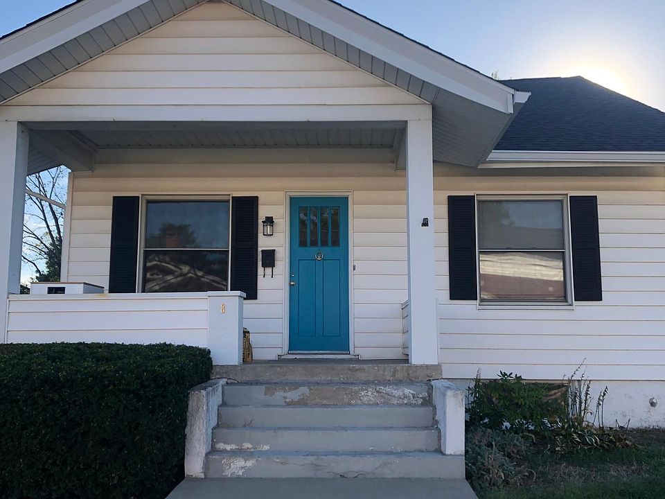 1st image of 8 E Arcadia Ln