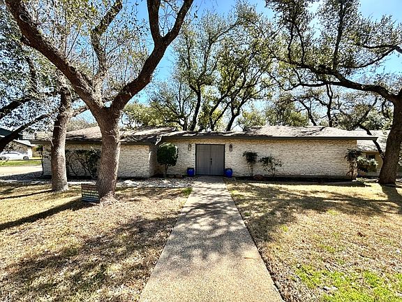 2nd image of 9108 Balcones Club Dr