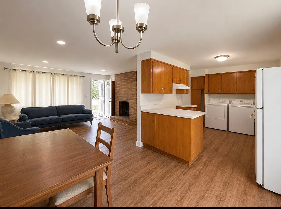 3 bed, 1000 sqft, $2,800 — Photo 2