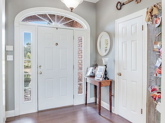 3rd image of 2017 Regent Cir