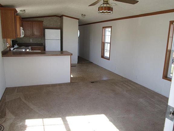4th image of 426 Sunny Dale Dr