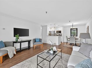 300 Johnson Ferry Rd NE Unit B201, Sandy Springs, GA 30328