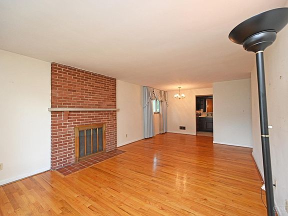 5th image of 2286 Deblin Dr