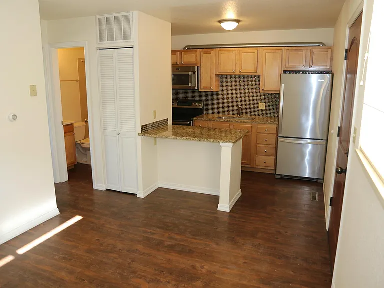 348 Arapahoe Ave #11 — Photo 6