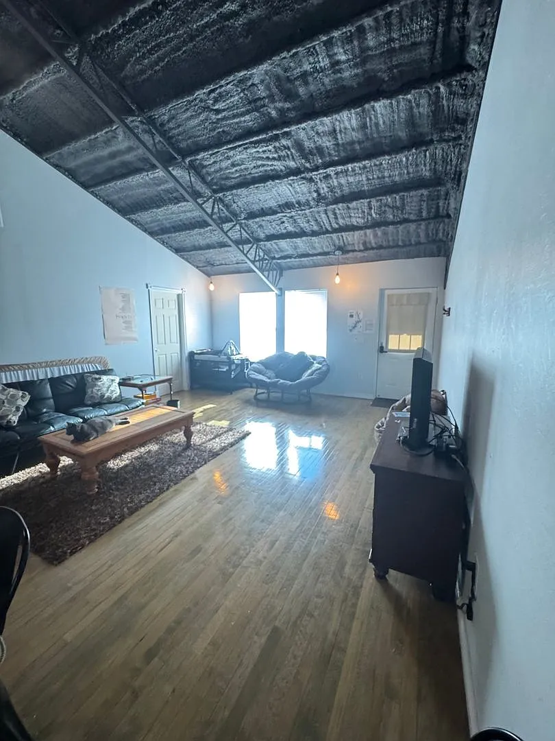 Charming 3BR tri-plex in Cookson — Photo 2