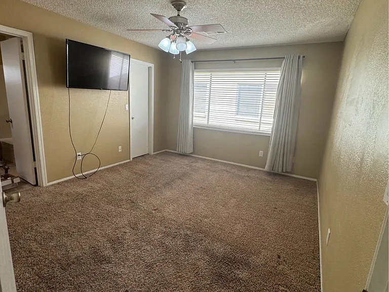 10143 W Colter St — Photo 11