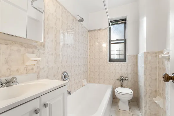 Rented by Compass | media 18