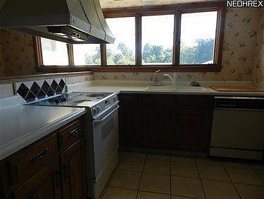 5th image of 2471 Knollwood Ave
