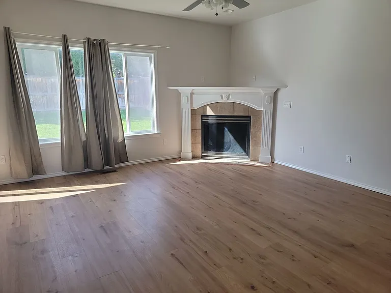 10463 Henrys Lake Dr — Photo 6