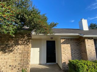 117 Stony Creek Dr, Euless, TX 76039