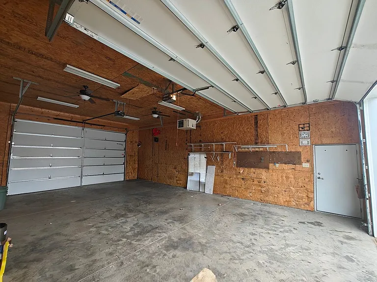 1110 S Meridian St — Photo 5