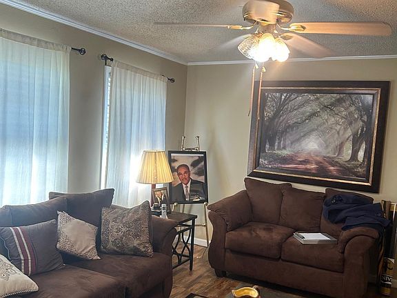 4th image of 209 Marx St