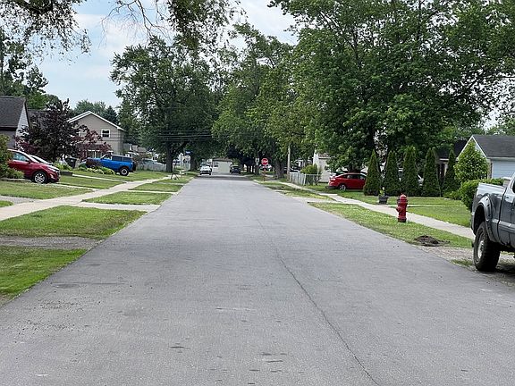 4th image of 6453 Oak St
