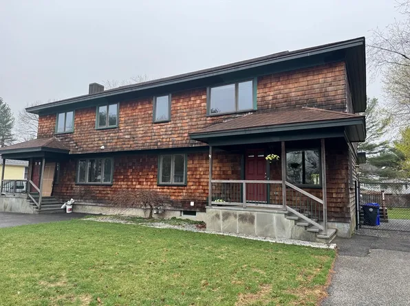 39 Neillian St #39, Bedford, MA 01730