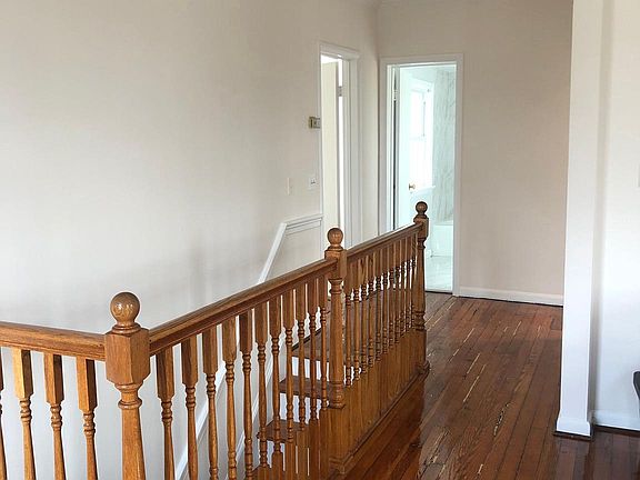 4th image of 515 E Custis Ave