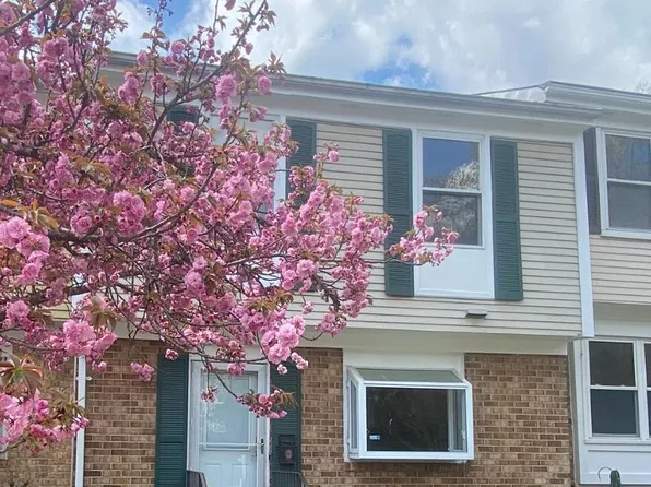 6922 Woodstream Ter, Lanham, MD 20706