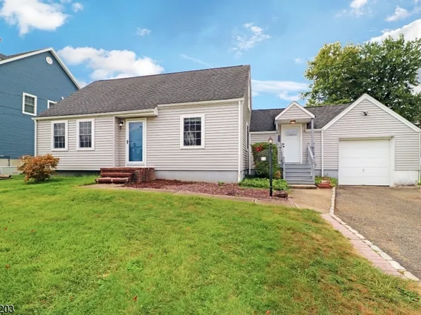 64 Barnida Dr, East Hanover Twp., NJ 07936