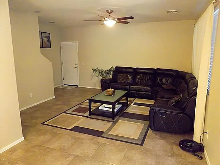 4388 E Selena Dr — Photo 2
