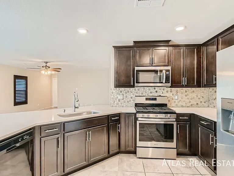 10380 Foramore Ct — Photo 6