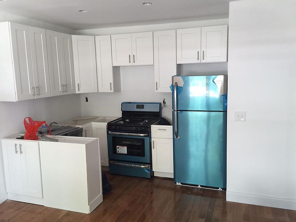 1st image of 3025 Young Ave