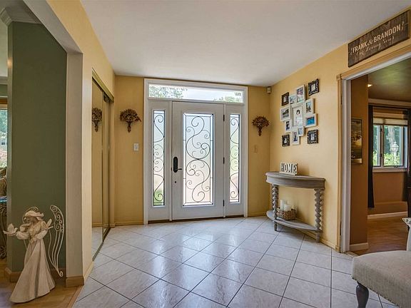 3rd image of 7 Kristi Ln
