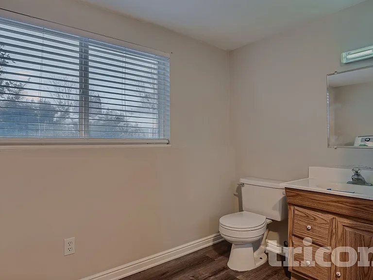 725 N 1010 W — Photo 3