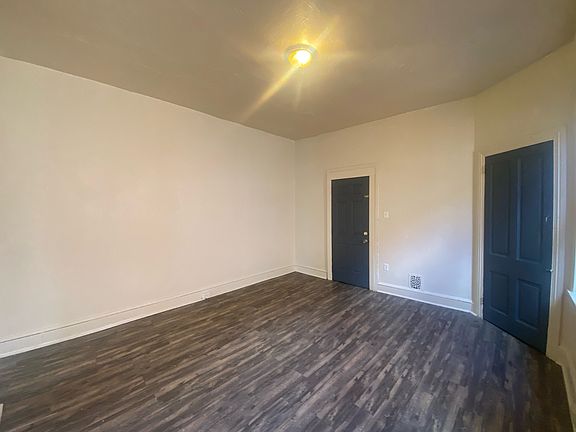 3rd image of 402 E Market St #2R