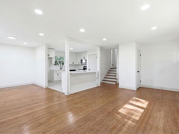 4th image of 4142 N Lister Ave