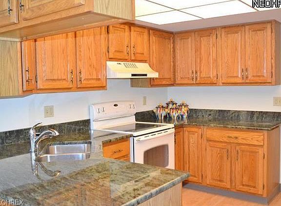 5th image of 120 Fox Hollow Dr APT 304