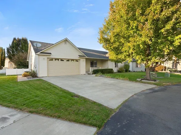 5 Daisy Ct, Pasco, WA 99301