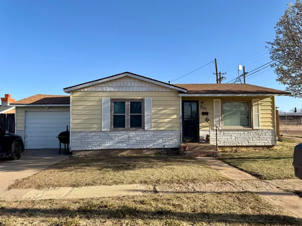 209 W 10th St, Denver City, TX 79323