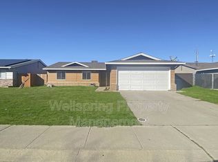 805 Nottingham Dr, Manteca, CA 95336