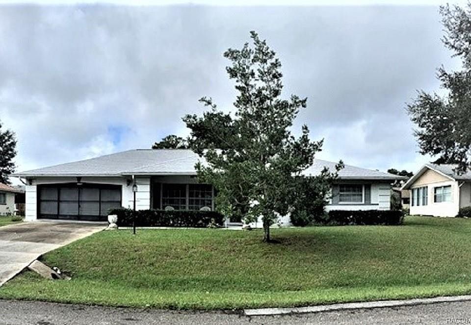 1st image of 3596 N Tamarisk Ave