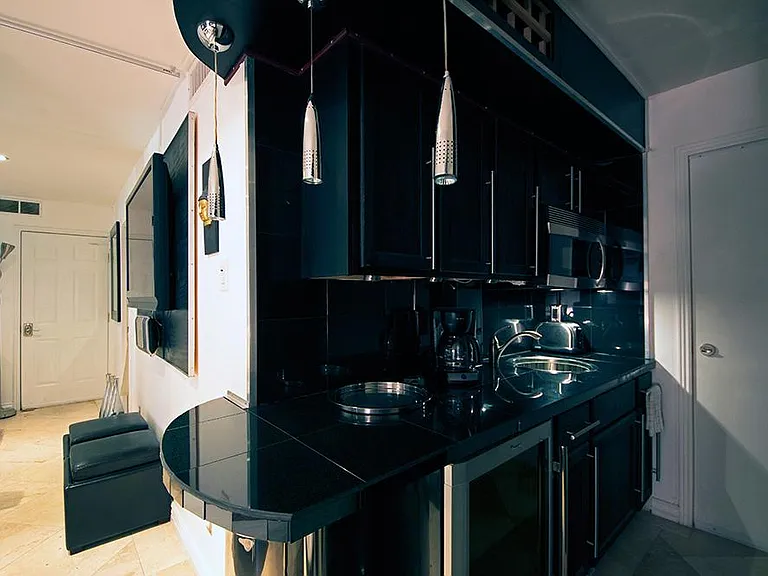Entertaining Kitchen Bar