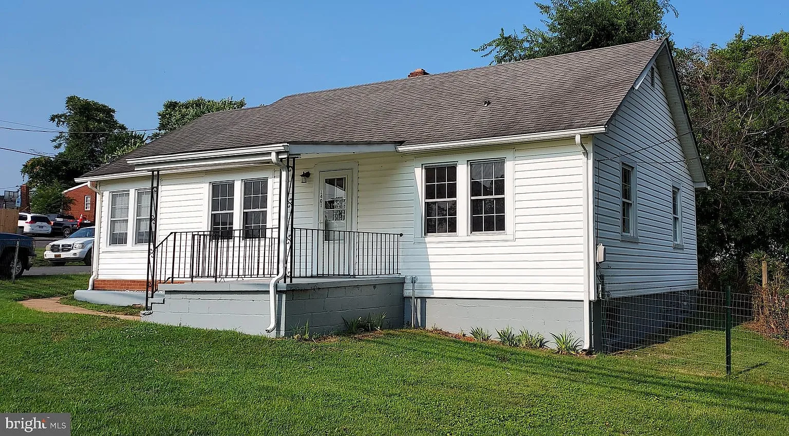 1401 Orange Rd photo 1