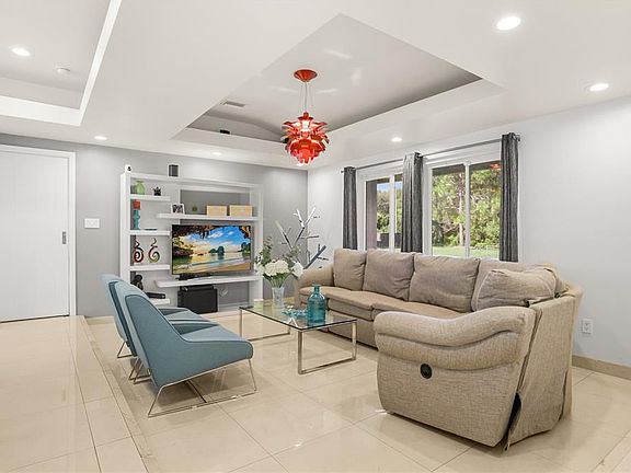 4th image of 10539 WOODWAY DRIVE