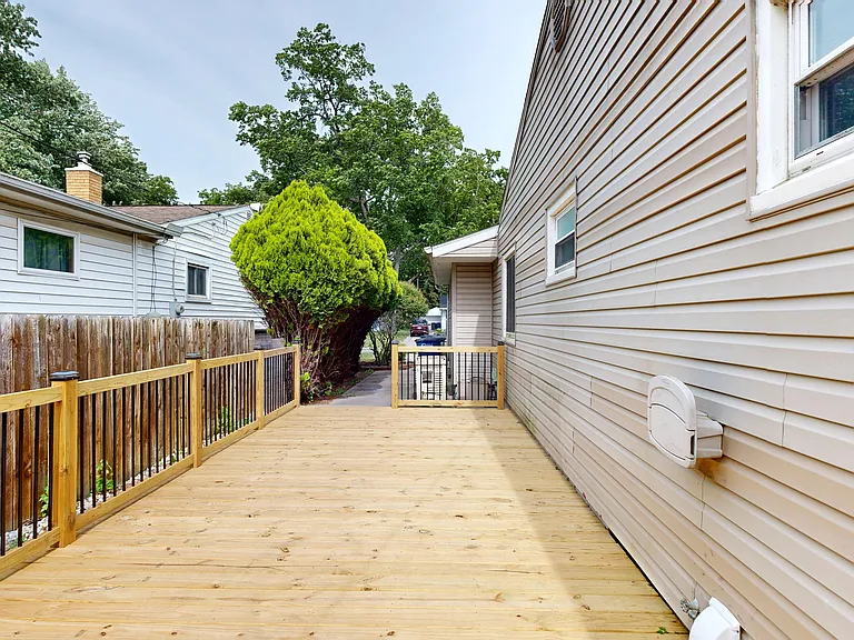 4637 Clover Ln — Photo 31